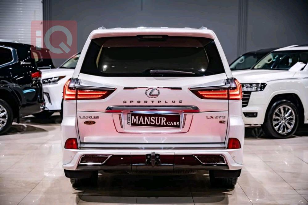 Lexus LX